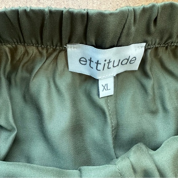 Ettitude Sateen PJ Shorties in Moss XL - Picture 7 of 9
